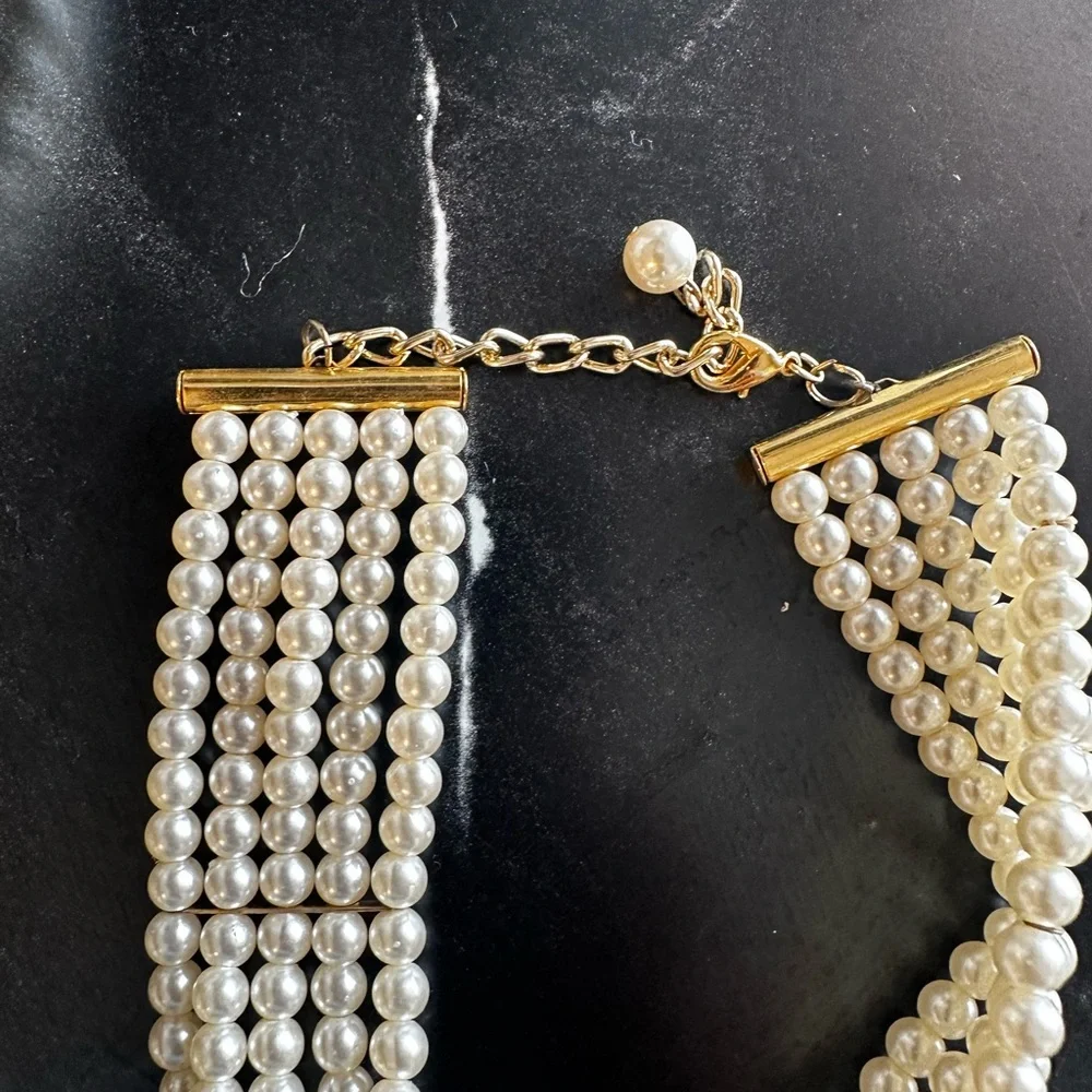 Lot of Vintage Jewelry (10pcs). Necklaces, Chokers, and Earrings. Pre-owned. - Picture 15 of 15